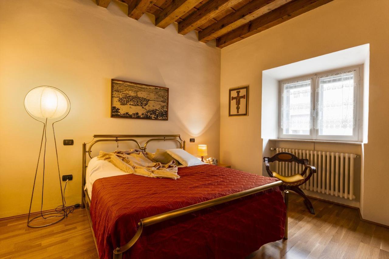 Cavour Suite - Smart Holiday Mântua Exterior foto